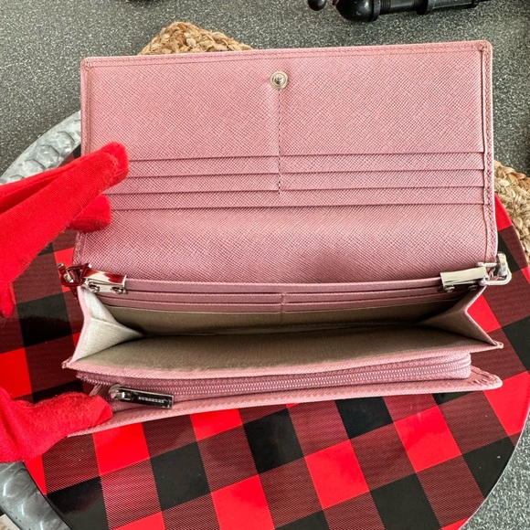 BURBERRY bi-fold wallet embossed leather pink check pattern long L-shaped zipper - Picture 10 of 17